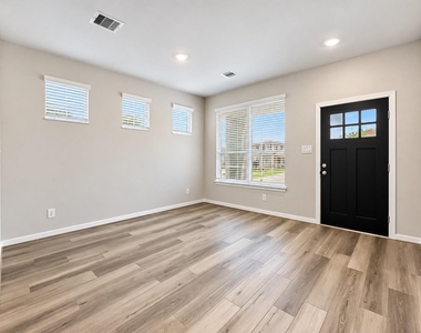 17795 Mill Manor Drive - Photo Thumbnail 5