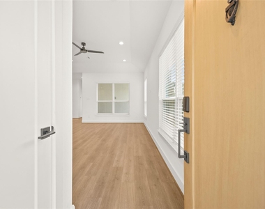 2619 Seaglass View Drive - Photo Thumbnail 2