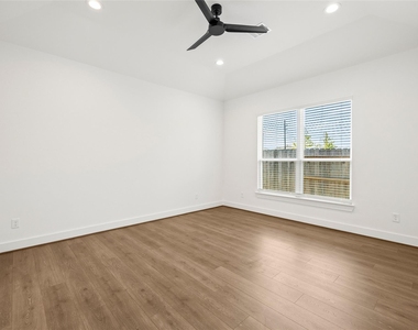 2619 Seaglass View Drive - Photo Thumbnail 24
