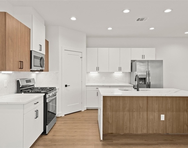 2619 Seaglass View Drive - Photo Thumbnail 10