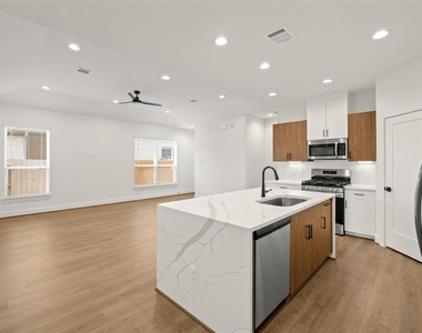 2619 Seaglass View Drive - Photo Thumbnail 8