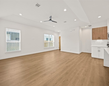 2619 Seaglass View Drive - Photo Thumbnail 5