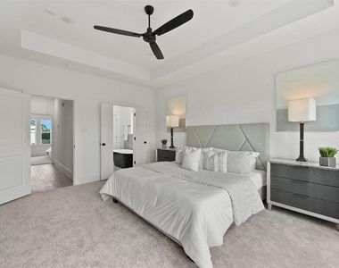 1207 Cavalcade Street - Photo Thumbnail 12