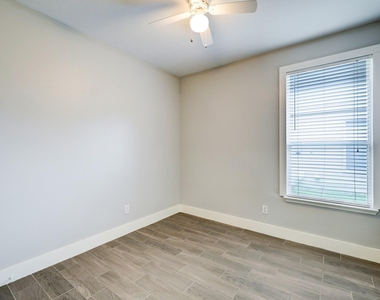 21902 Willow Shade Lane - Photo Thumbnail 10