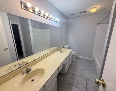 5413 Diane Court - Photo Thumbnail 6