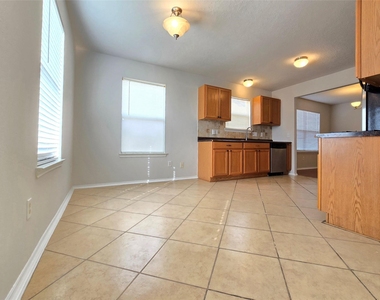 19923 Oland Way - Photo Thumbnail 4
