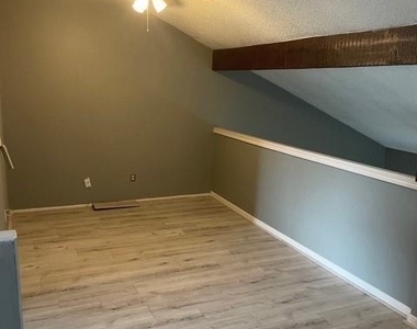 3162 Windchase Boulevard - Photo Thumbnail 9
