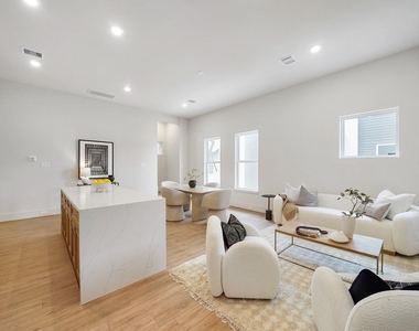 861 Rachel Street - Photo Thumbnail 4