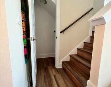 2413 Chinook Way - Photo Thumbnail 9