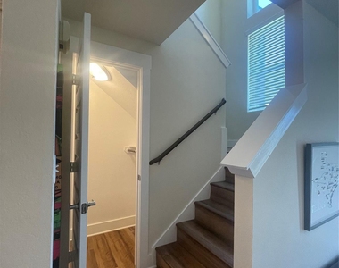 2413 Chinook Way - Photo Thumbnail 10