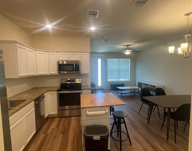 2413 Chinook Way - Photo Thumbnail 5