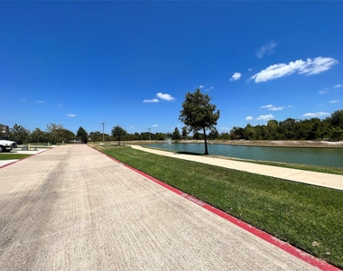 2413 Chinook Way - Photo Thumbnail 24