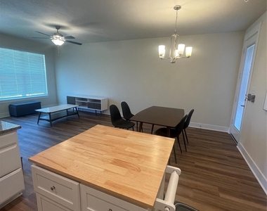2413 Chinook Way - Photo Thumbnail 6
