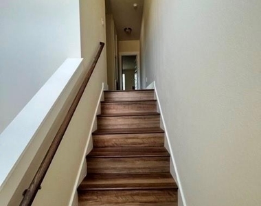 2413 Chinook Way - Photo Thumbnail 11