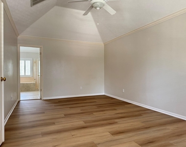 6926 Hearthside Drive - Photo Thumbnail 23