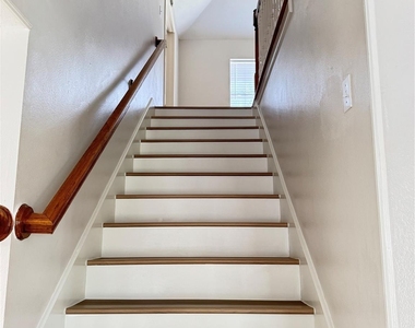 6926 Hearthside Drive - Photo Thumbnail 19
