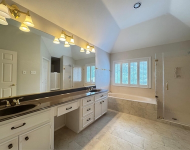 6926 Hearthside Drive - Photo Thumbnail 26