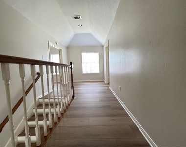 6926 Hearthside Drive - Photo Thumbnail 22