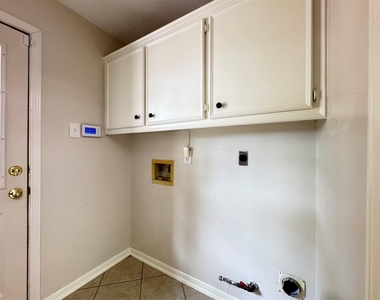 6926 Hearthside Drive - Photo Thumbnail 31
