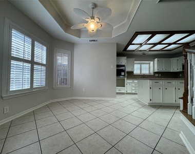 6926 Hearthside Drive - Photo Thumbnail 7