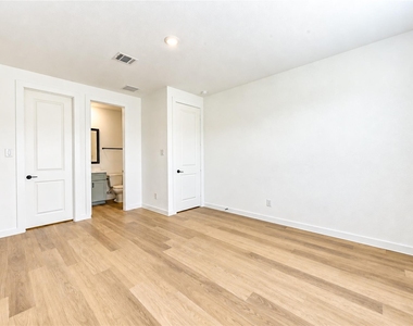 2305 Poseidon Street - Photo Thumbnail 13