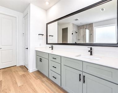 2305 Poseidon Street - Photo Thumbnail 12
