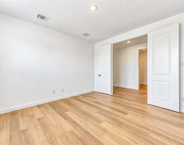 2305 Poseidon Street - Photo Thumbnail 15
