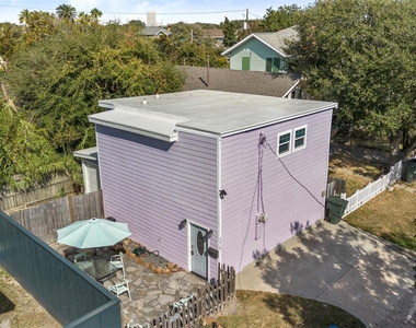 3218 Avenue Q 1/2 - Photo Thumbnail 2