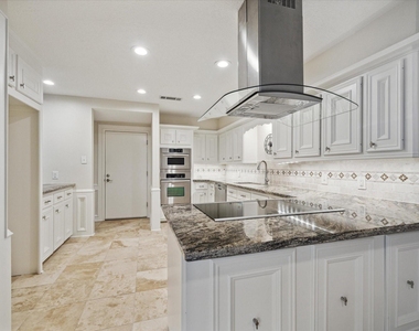 2425 Potomac Drive - Photo Thumbnail 5