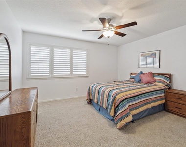 2425 Potomac Drive - Photo Thumbnail 11