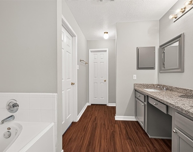 14418 Golden Cypress Lane - Photo Thumbnail 23
