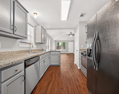 14418 Golden Cypress Lane - Photo Thumbnail 9