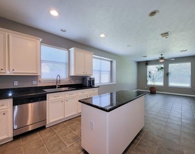 3504 Oak Landing - Photo Thumbnail 13