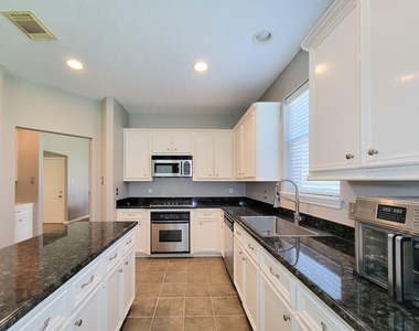 3504 Oak Landing - Photo Thumbnail 17