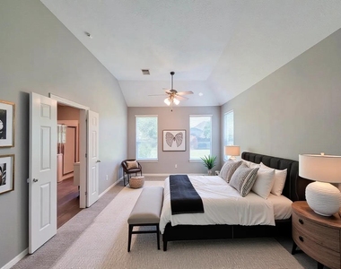 3504 Oak Landing - Photo Thumbnail 7