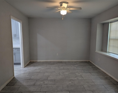 5737 Alvarado Drive - Photo Thumbnail 4