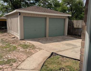 5737 Alvarado Drive - Photo Thumbnail 9