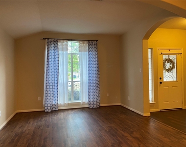 1202 Hemple Drive - Photo Thumbnail 2