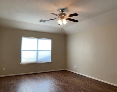 1202 Hemple Drive - Photo Thumbnail 14