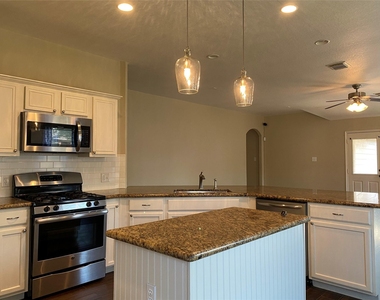 1202 Hemple Drive - Photo Thumbnail 7