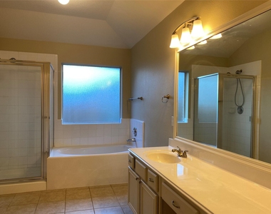 1202 Hemple Drive - Photo Thumbnail 11