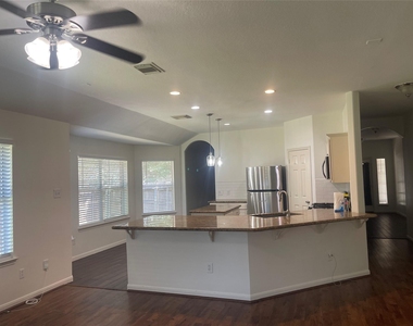 1202 Hemple Drive - Photo Thumbnail 4