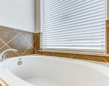 12943 Pecan Shores Drive - Photo Thumbnail 17