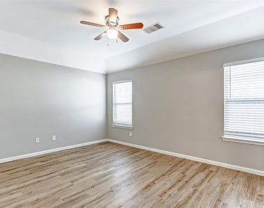 12943 Pecan Shores Drive - Photo Thumbnail 11