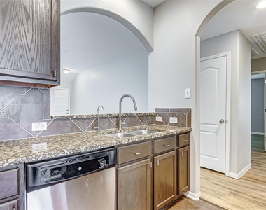 12943 Pecan Shores Drive - Photo Thumbnail 9