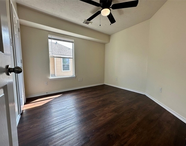 16202 Sandy Path Lane - Photo Thumbnail 14