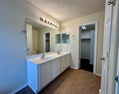 16202 Sandy Path Lane - Photo Thumbnail 16