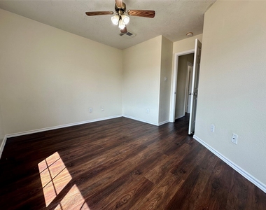 16202 Sandy Path Lane - Photo Thumbnail 8