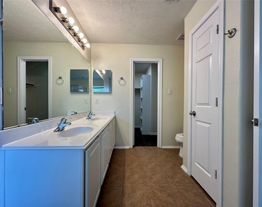16202 Sandy Path Lane - Photo Thumbnail 4