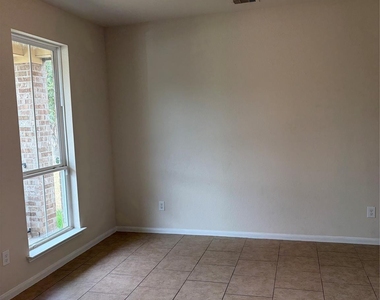 20807 Fair Walnut Way - Photo Thumbnail 5